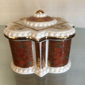 Lenox China treasure collection trinket box